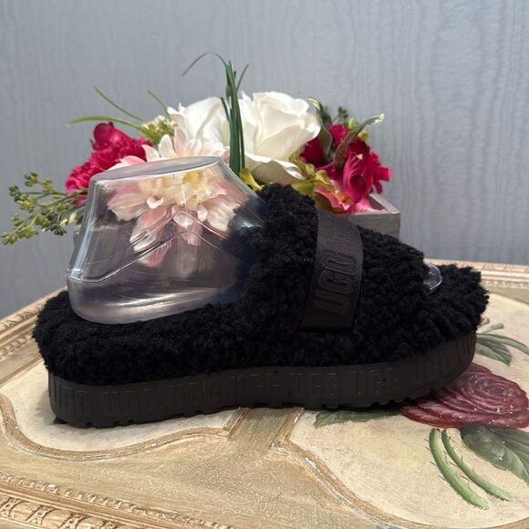 UGG Fluffita Slide Sandals Black Women’s Sz 7 - Picture 3 of 16